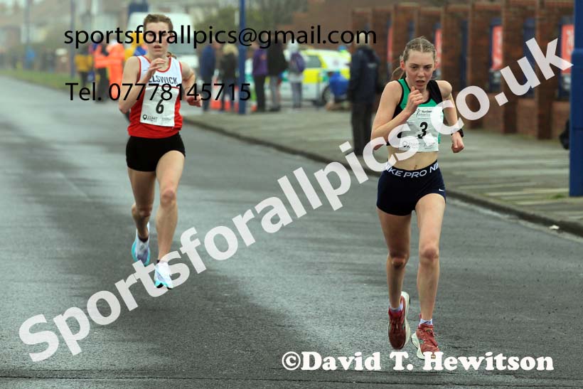 Womens under-17s 5k, 2023 Northern Mens 12 stage and Womens 6 Stage Relays and Young Athletes, Redcar. Photo: David T. Hewitson/Sports for All Pics